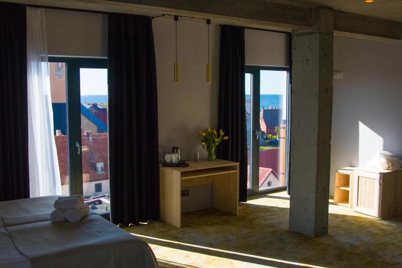 Amber Port Hotel Darlowko Bagian luar foto