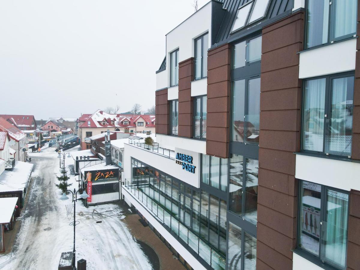 Amber Port Hotel Darlowko Bagian luar foto