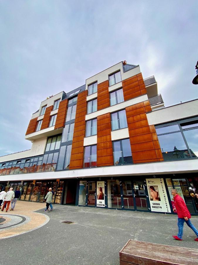 Amber Port Hotel Darlowko Bagian luar foto
